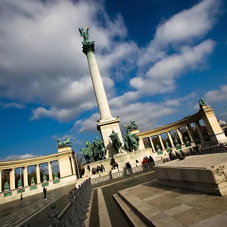 Little New York West Side Budapest