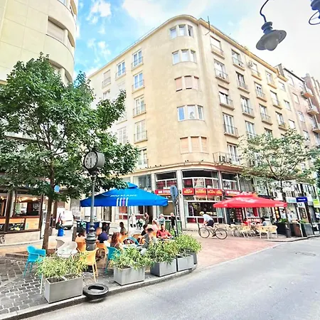 Little New York West Side Apartman