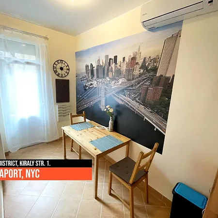 Little New York West Side Apartman *