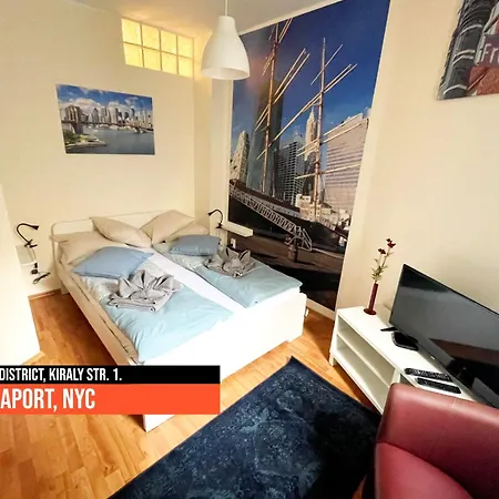 Little New York West Side Apartman